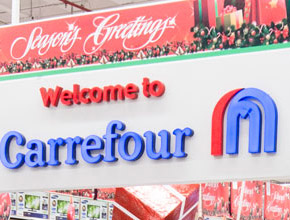 Carrefour sign