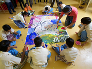 children painting